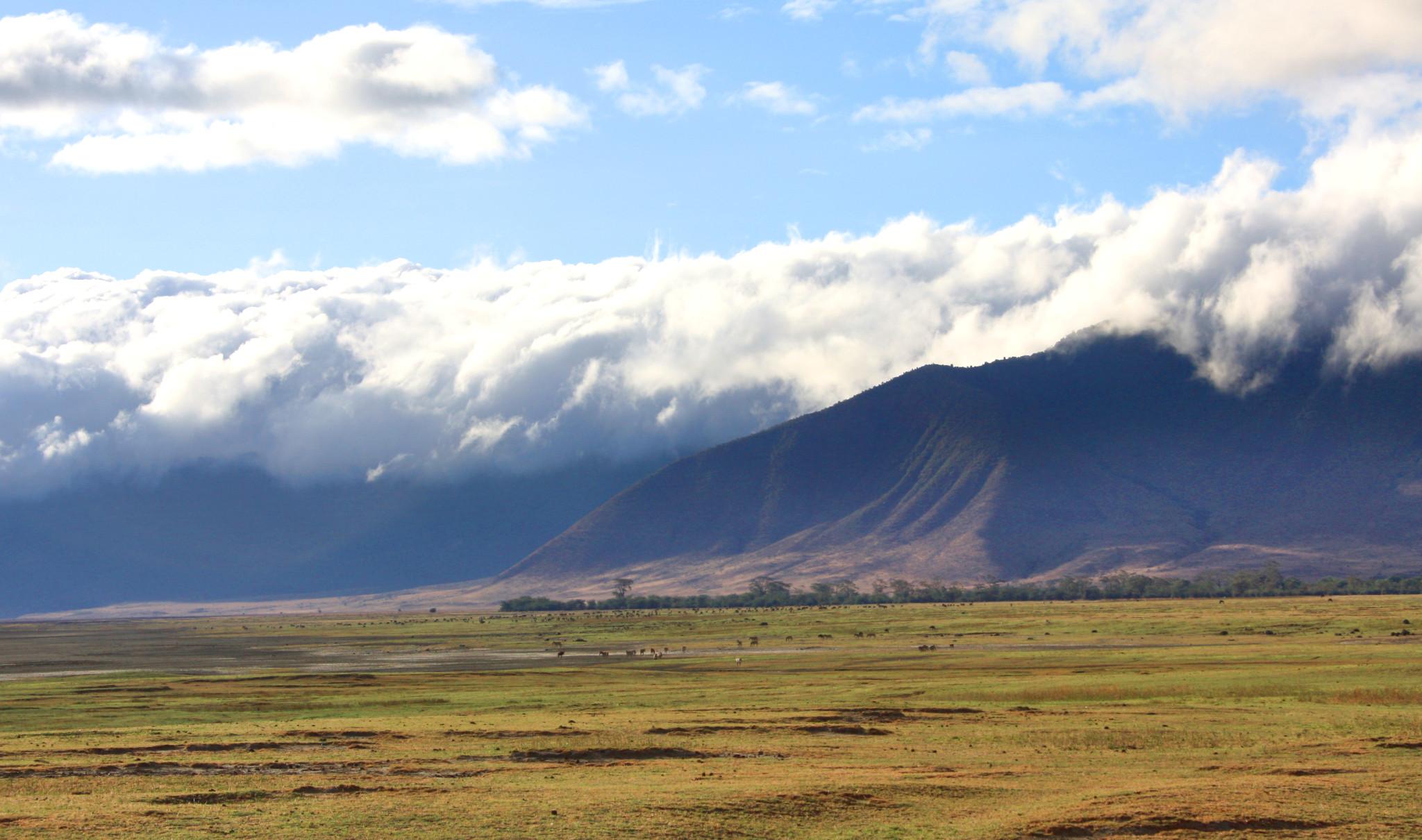 crater-walls-floor-clouds